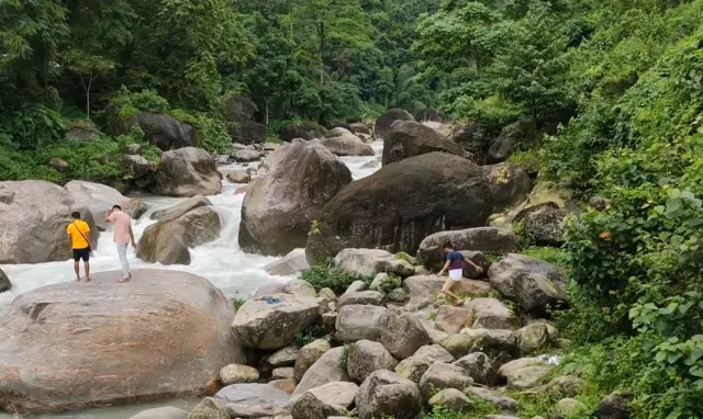 উত্তরবঙ্গের দর্শনীয় স্থান , রকি দ্বীপ